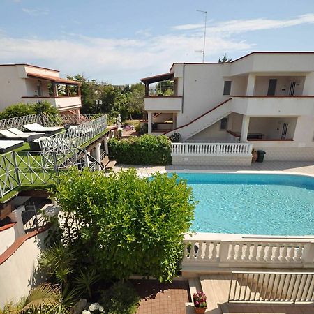 Residence Mezzaluna Carovigno Esterno foto